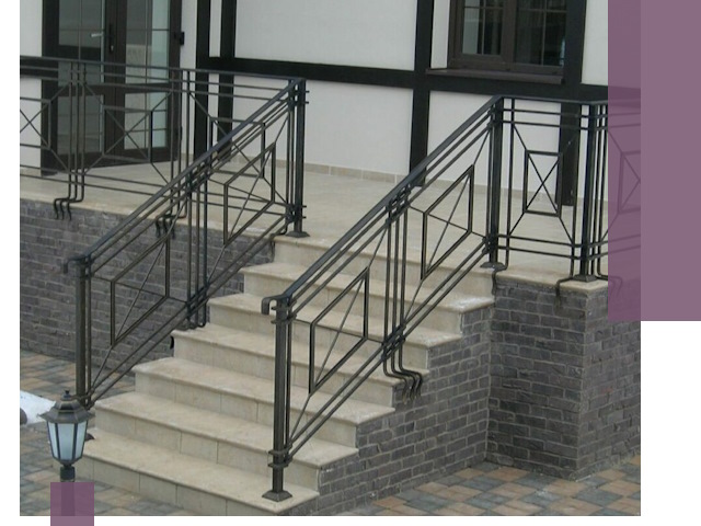 Перила для крыльца в Изобильном — монтаж, изготовление и установка